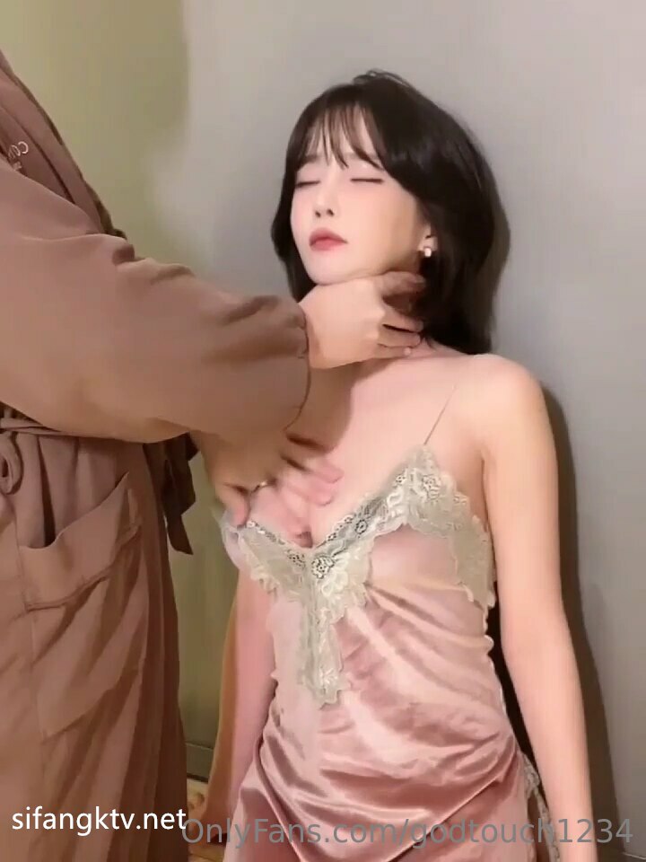 音乐系校花 火辣小身材 离离想要哥哥 自慰来了 呻吟连连，牛仔短裤，辣妹年轻就是好，超赞